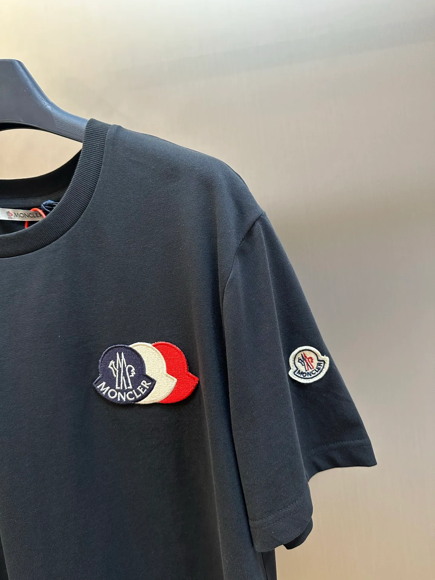 Moncler ， ， ， Moncler ， 。 ， ， Moncler 。 size：s m l xl
